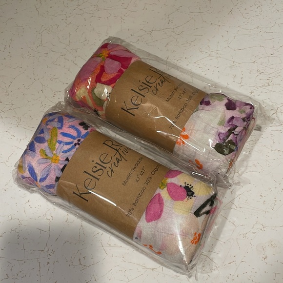 Muslin Swaddle - Picture 2 of 2